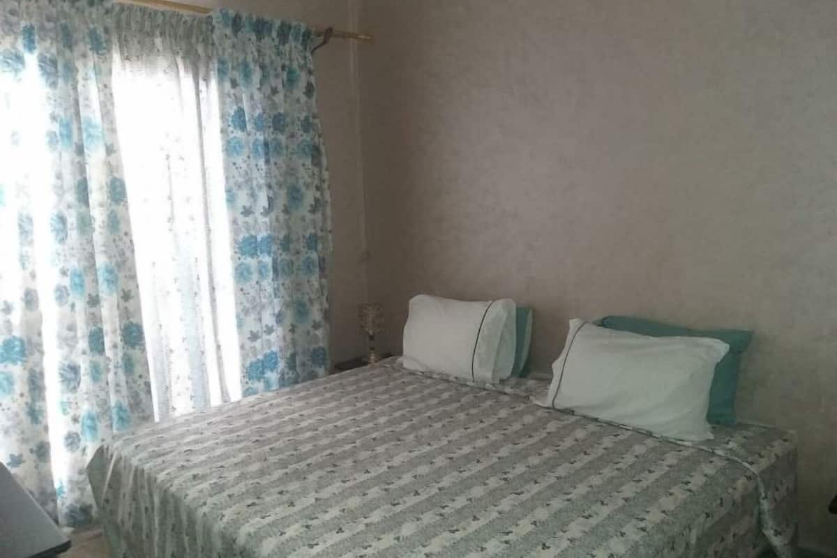 Deluxe Suite, Berbilang Katil, Non Smoking | Peti besi dalam bilik, dihias secara berasingan