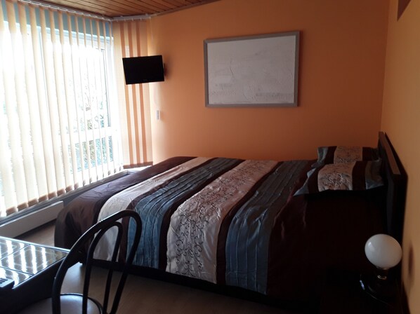 Classic Triple Room, Garden View