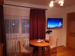 Classic Triple Room, Garden View