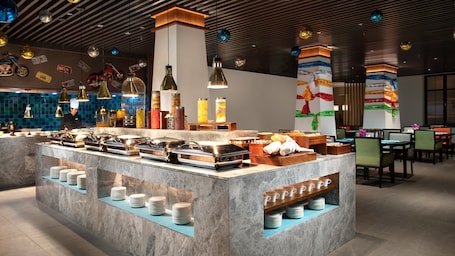 Daily buffet breakfast for a fee. Holiday Inn Batang by IHG