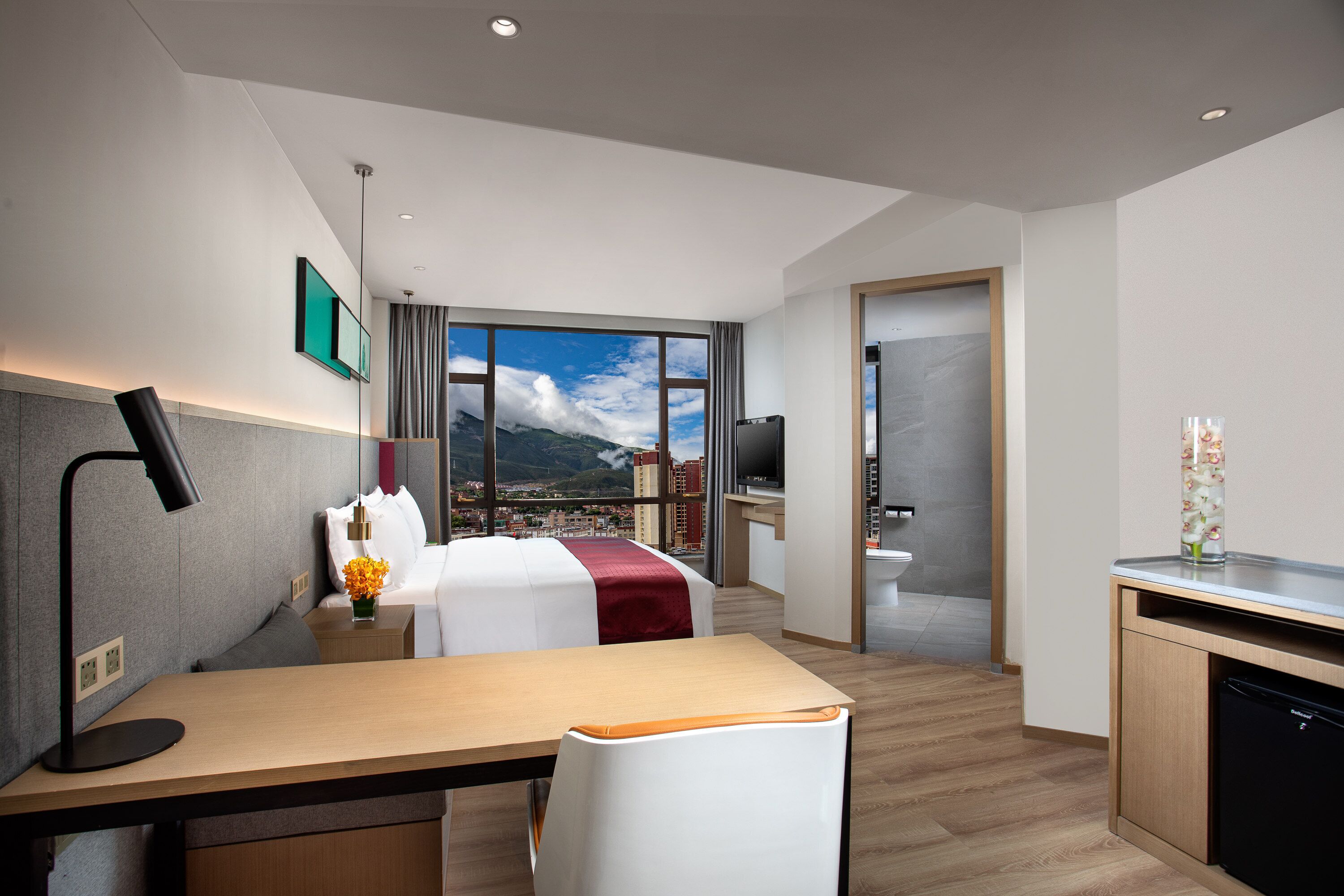 Hochwertige Bettwaren, Daunenbettdecken, Minibar, Zimmersafe