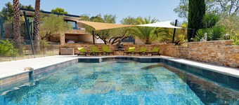 Villa avec piscine sécurisée, SPA, 14 personnes, 6 chambres, calme, tout confort