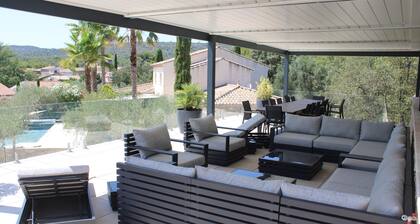 Villa avec piscine sécurisée, SPA, 14 personnes, 6 chambres, calme, tout confort