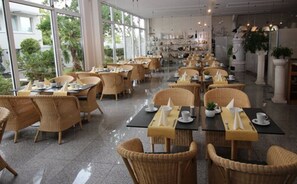 Petit déjeuner buffet compris tous les jours