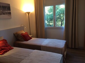 3 bedrooms, travel cot, WiFi