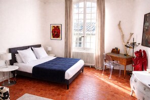 Superior Double Room (Ange) | Premium bedding, memory foam beds, individually decorated - Chambres d'Hotes O Anges (Arles)