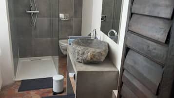 Comfort Double Room (Birdy) | Bathroom | Shower, rainfall showerhead, eco-friendly toiletries, hair dryer