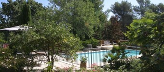 Promotion -10% Last Minute Gite in einem Anwesen mit Bäumen und Schwimmbad.