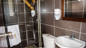 Standaard kamer, Meerdere bedden | 1 slaapkamer, gratis wifi