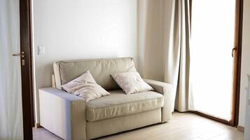 Kamar Triple Deluks, Beberapa Tempat Tidur | Dilengkapi dengan perabotan berbeda-beda, meja kerja, dan Wi-Fi gratis