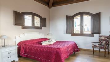 Junior Suite, 1 Double Bed with Sofa bed, Sea View | Individually furnished, desk, free WiFi, bed sheets
