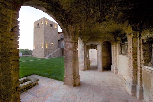 Torre della Loggia - Dimora Storica
