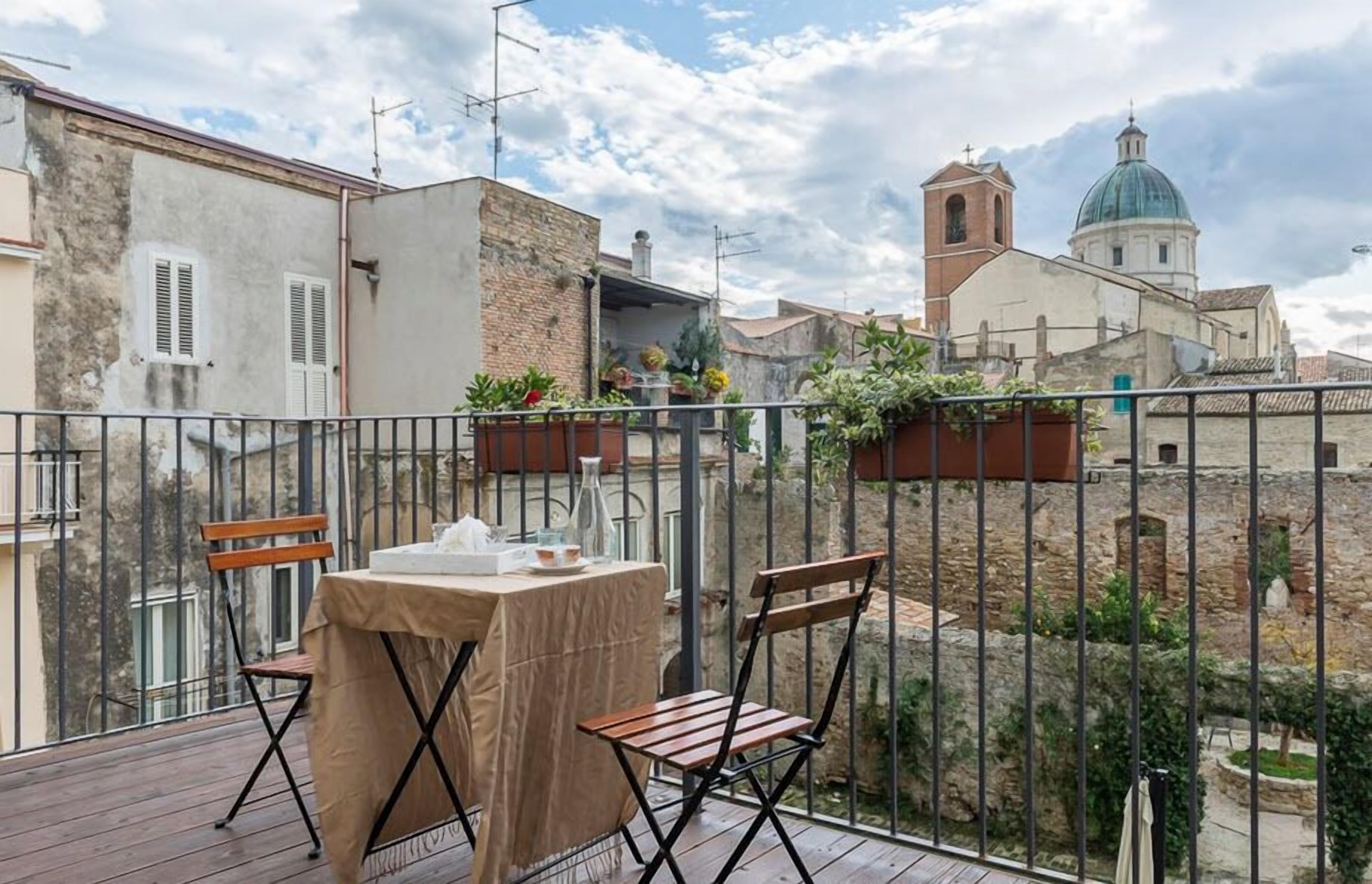 Phòng 3 Superior, nhiều giường, quang cảnh vườn | Quang cảnh ban công