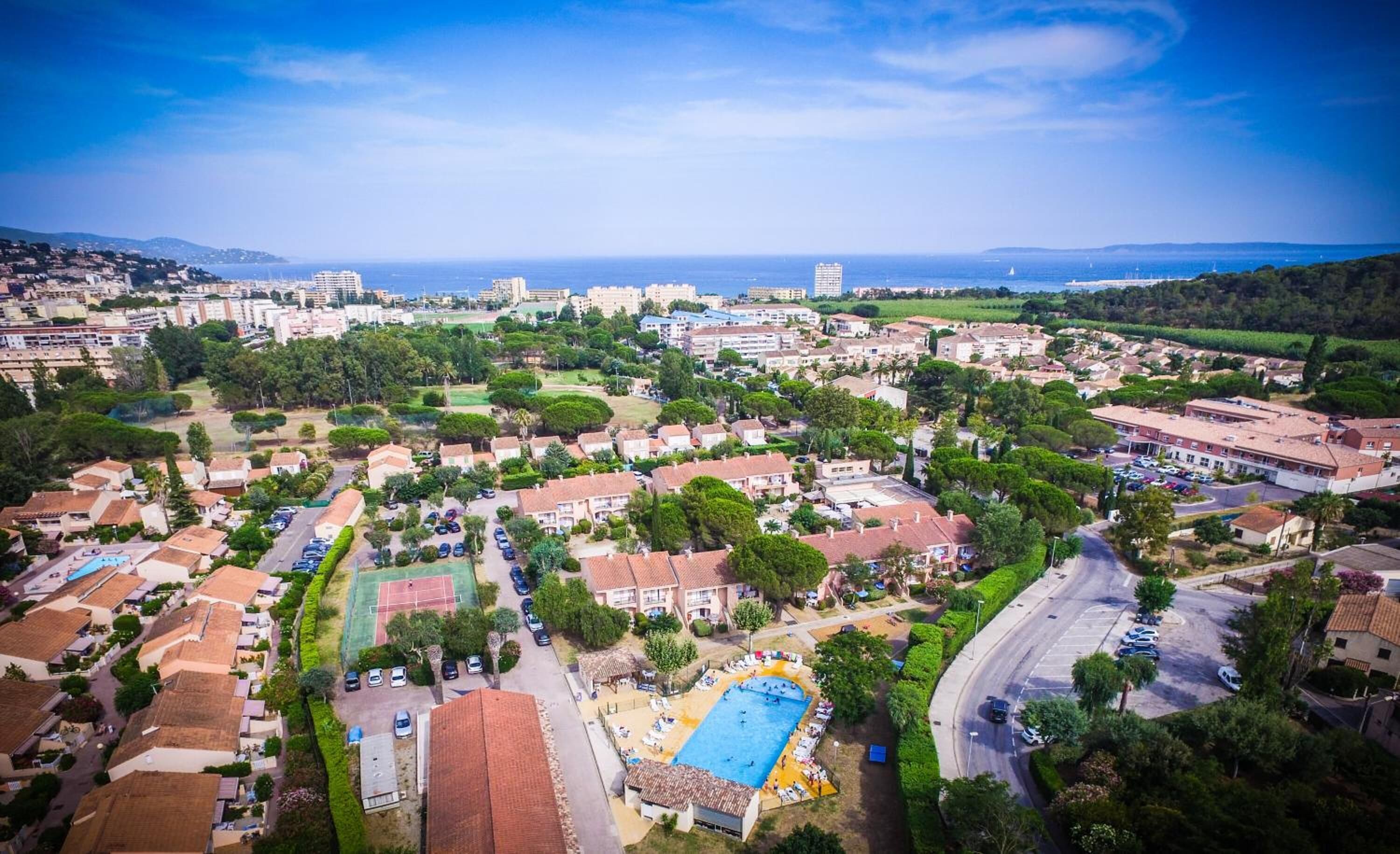 Seasonal outdoor pool, pool umbrellas