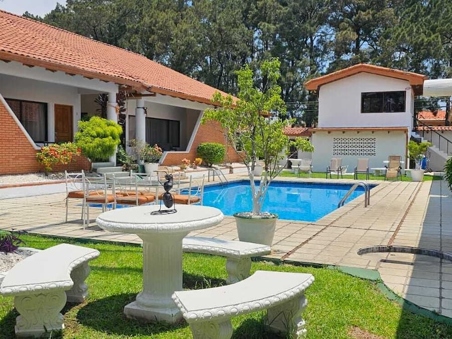 Utsikt mot gårdsplass