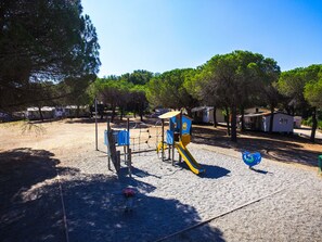 Children’s play area – outdoor