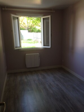 4 bedrooms - HOUSE / VILLA WITH POOL (Carcassonne)