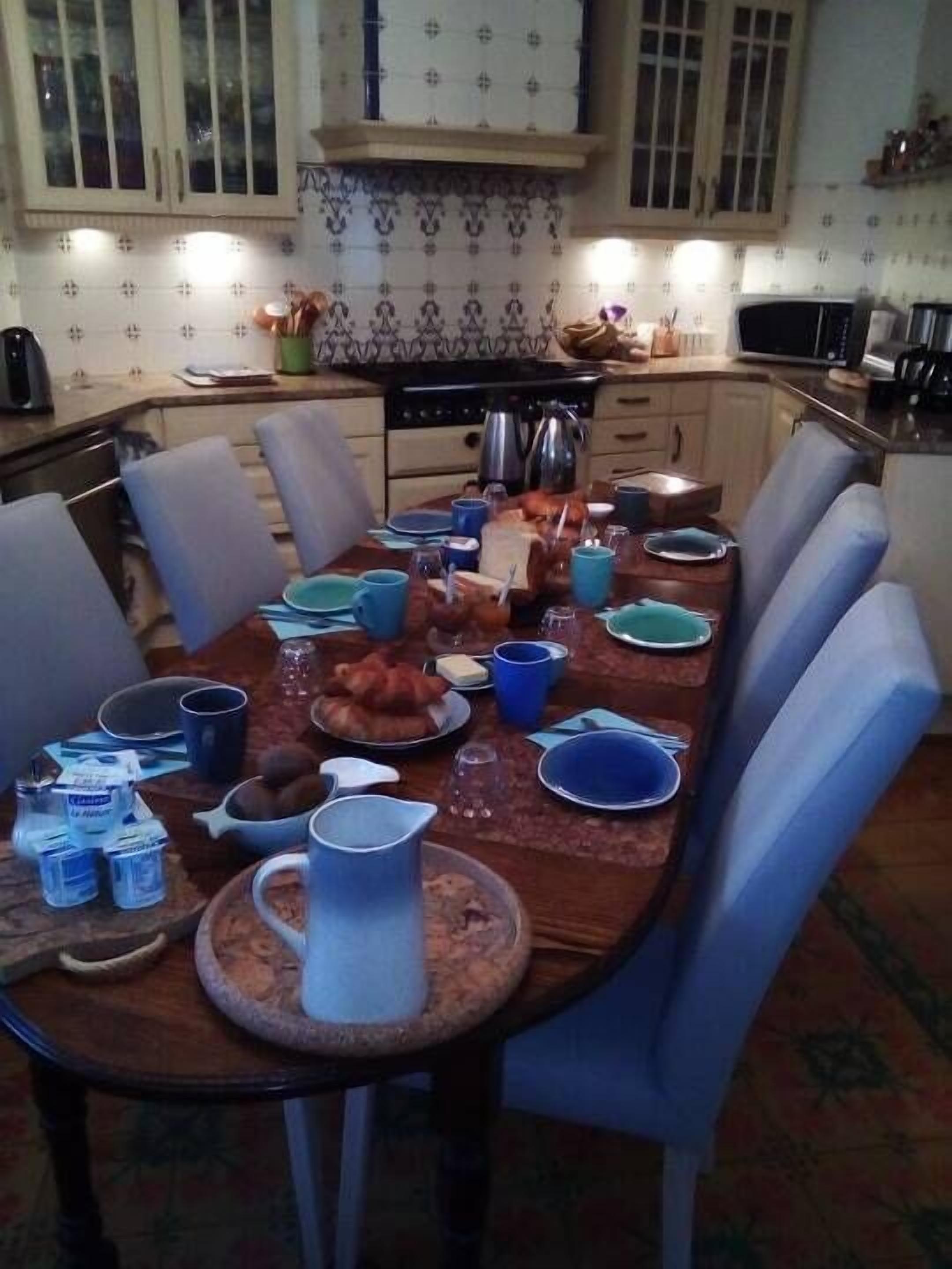 Café da manhã continental grátis todos os dias