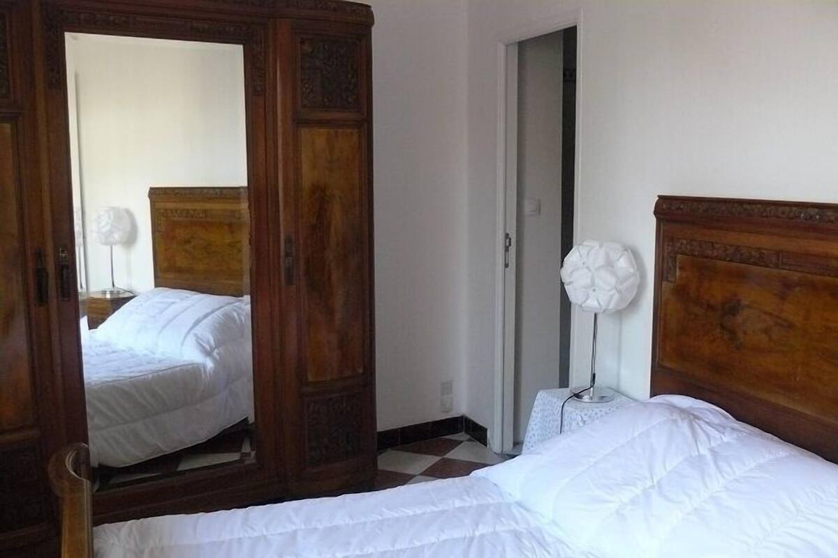 Double Room | Desk, laptop workspace, free WiFi, individually decorated