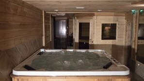 Bain à remous intérieur