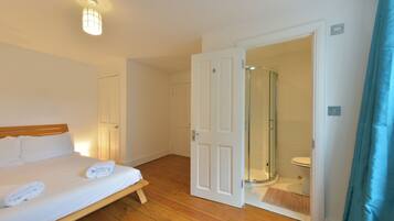 2 bedrooms, iron/ironing board, travel crib, free WiFi