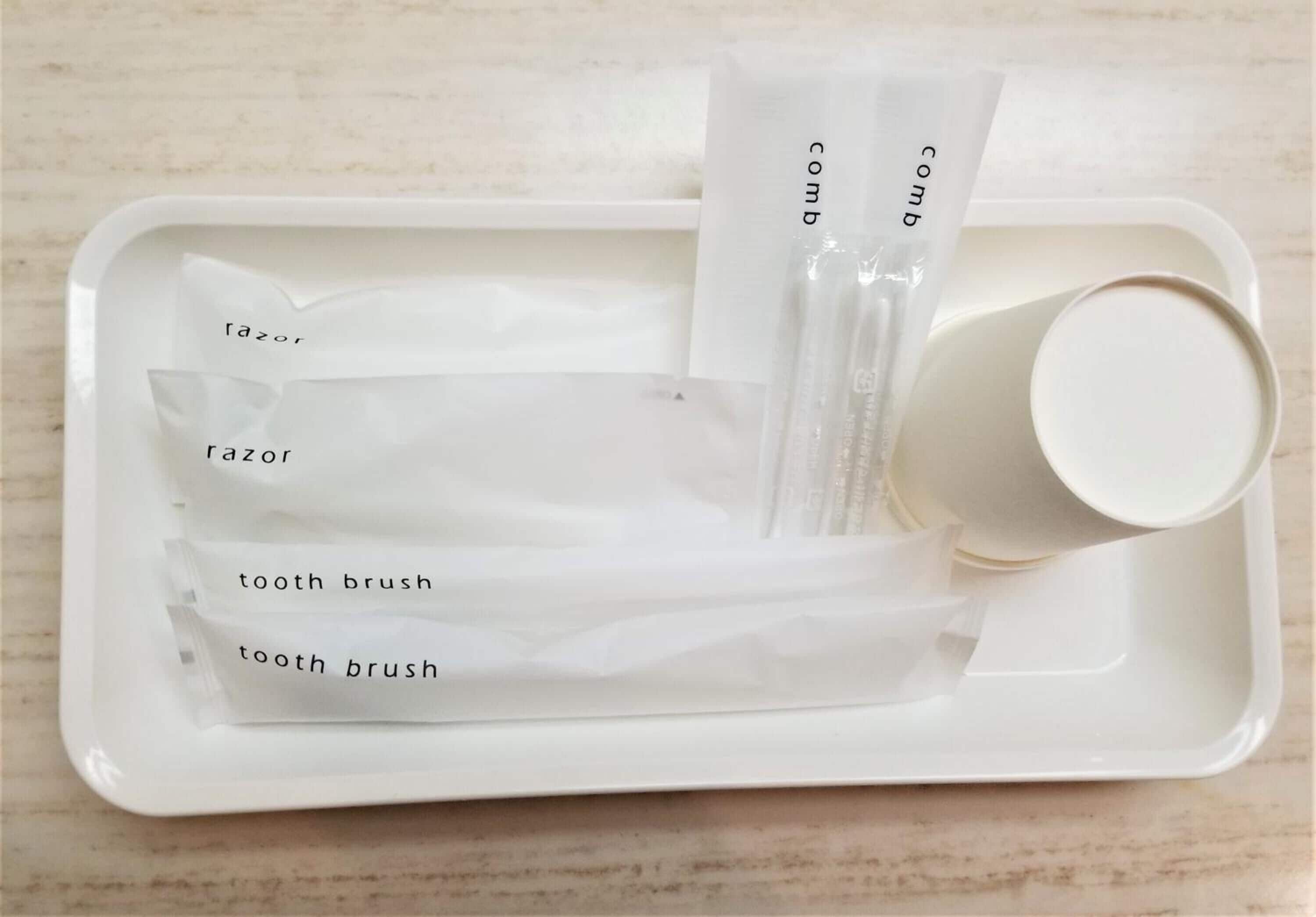 combined shower/bathtub, hair dryer, bathrobes, slippers