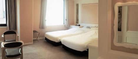 Habitación con 2 camas individuales, para no fumadores | Tabla de planchar con plancha y wifi gratis