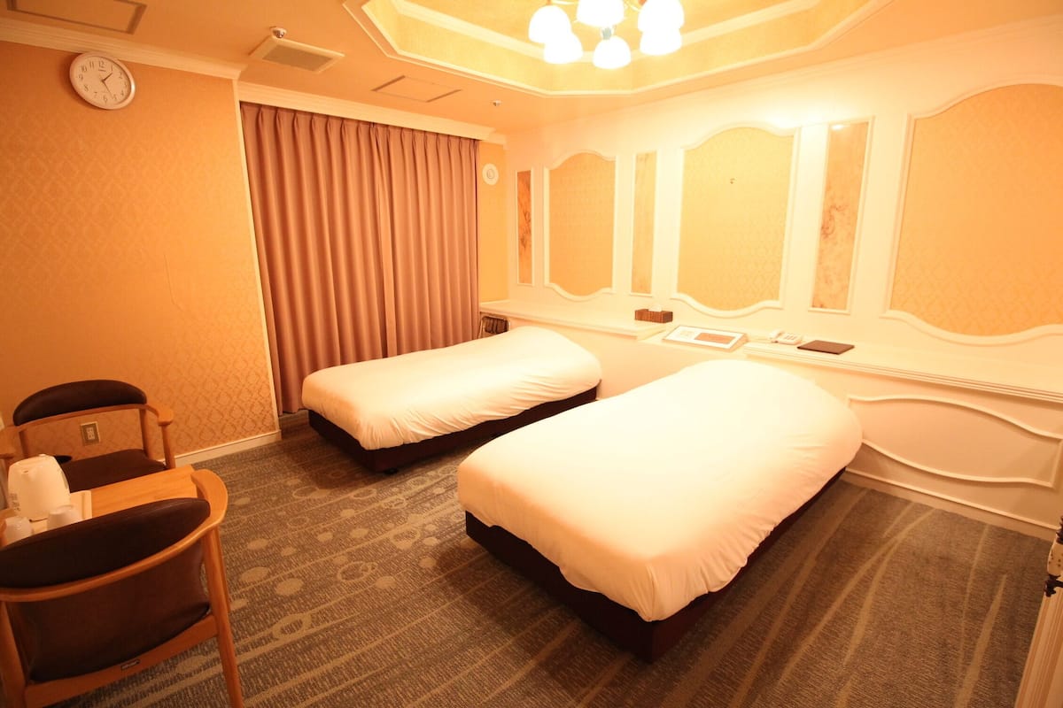 Twin Room, Non Smoking | Iron/ironing board, free WiFi