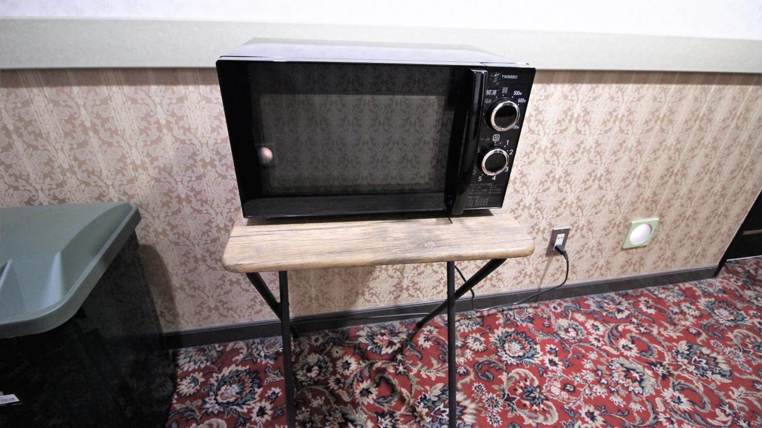 iron/ironing board, free wifi