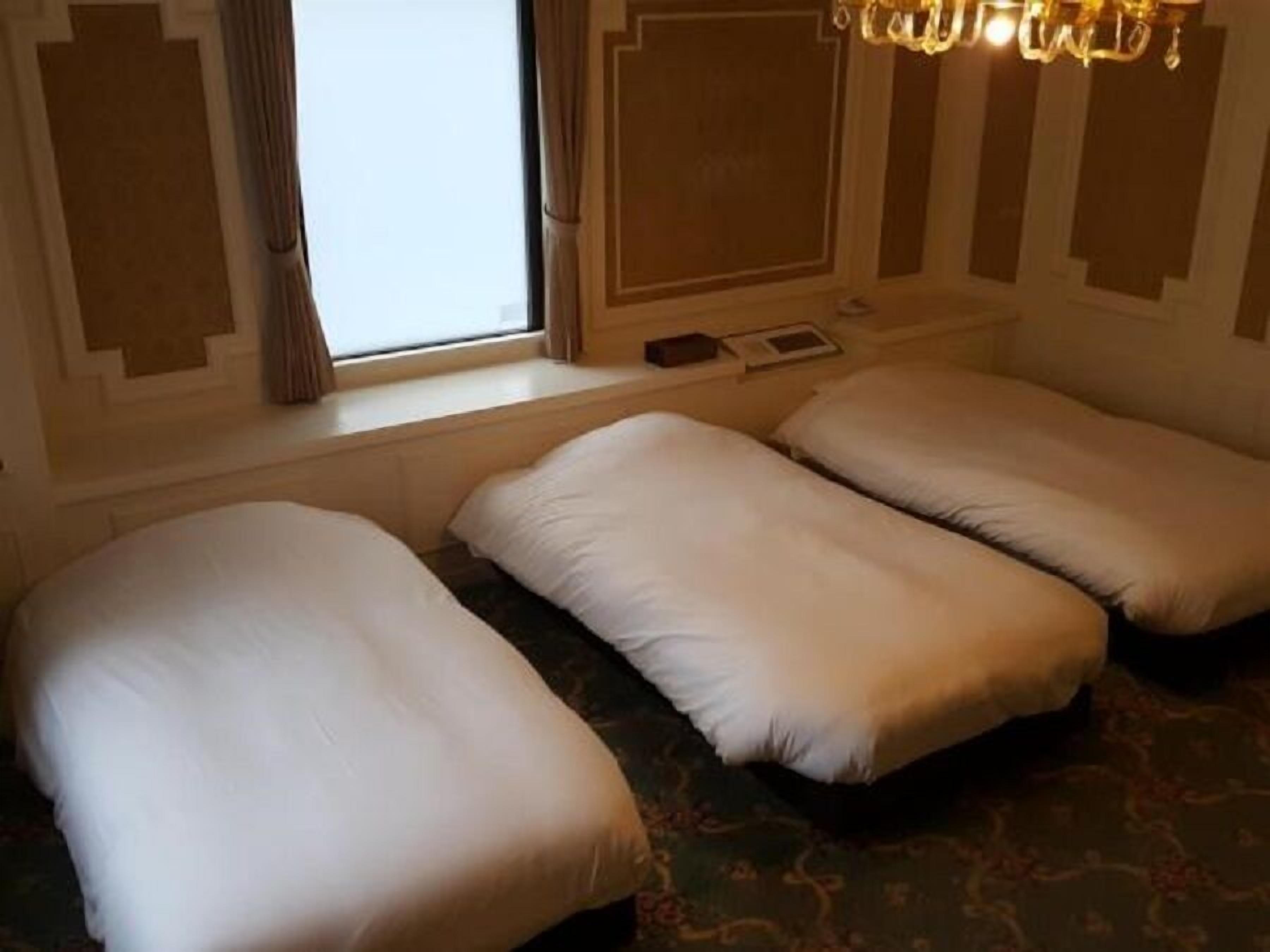 triple room, non smoking (with extrabed) | iron/ironing board, free wifi