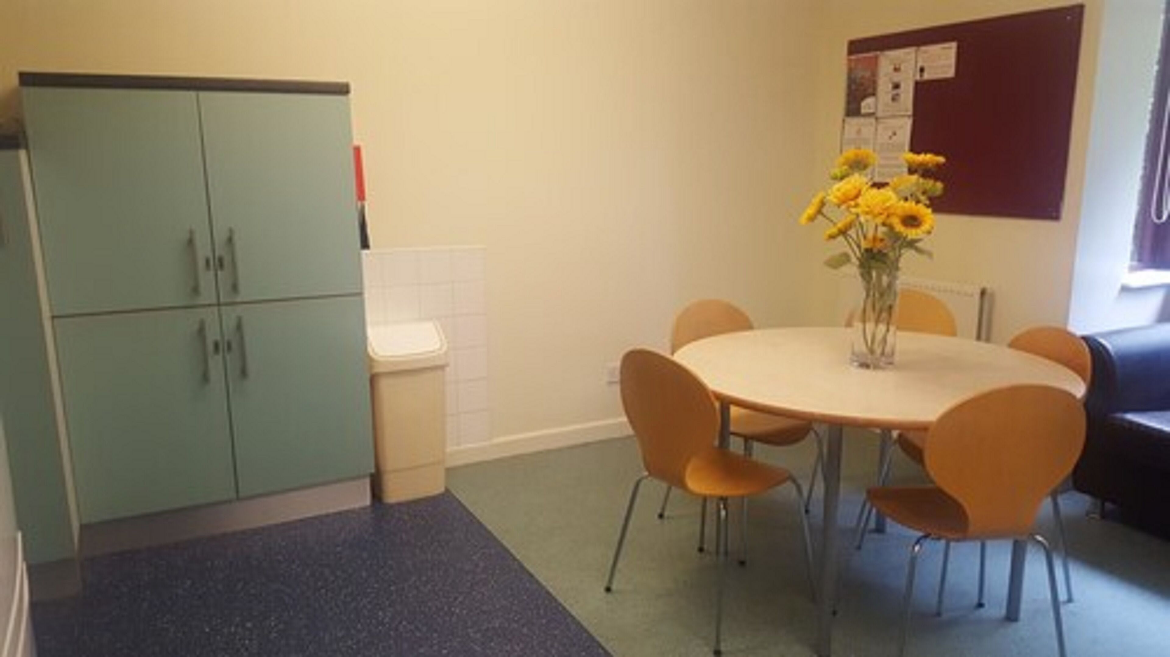 basic room | shared kitchen | microwave