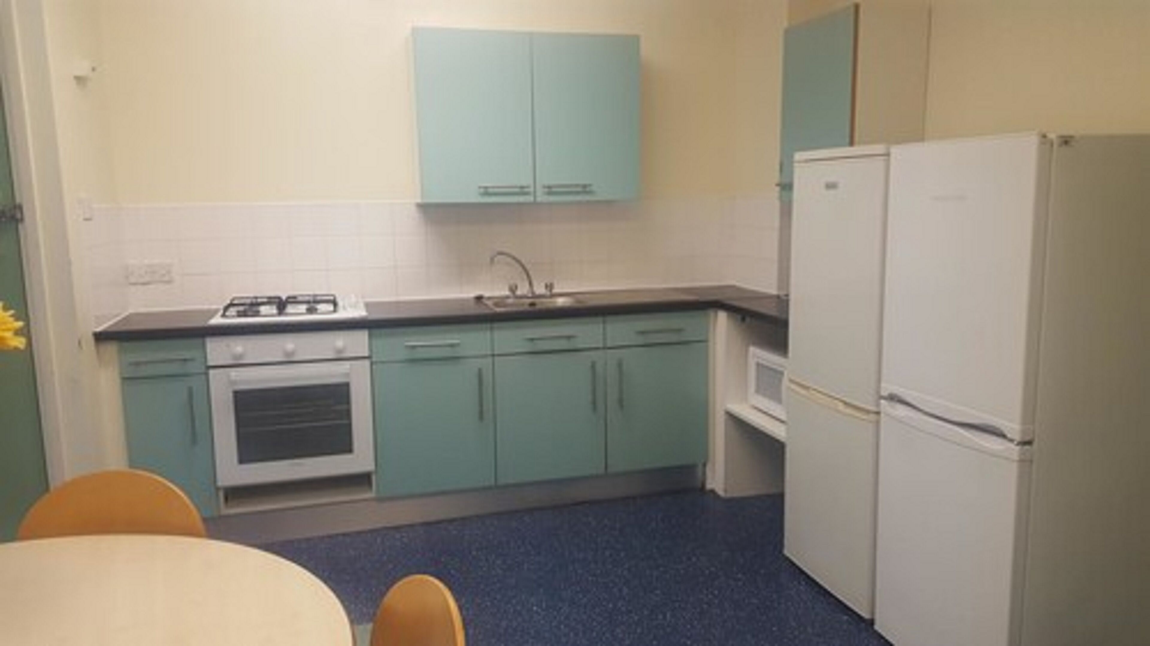 basic room | shared kitchen | microwave