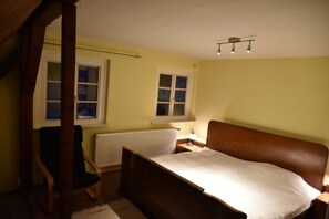 Apartemen | Setrika/meja setrika, tempat tidur bayi, Wi-Fi gratis, dan seprai linen