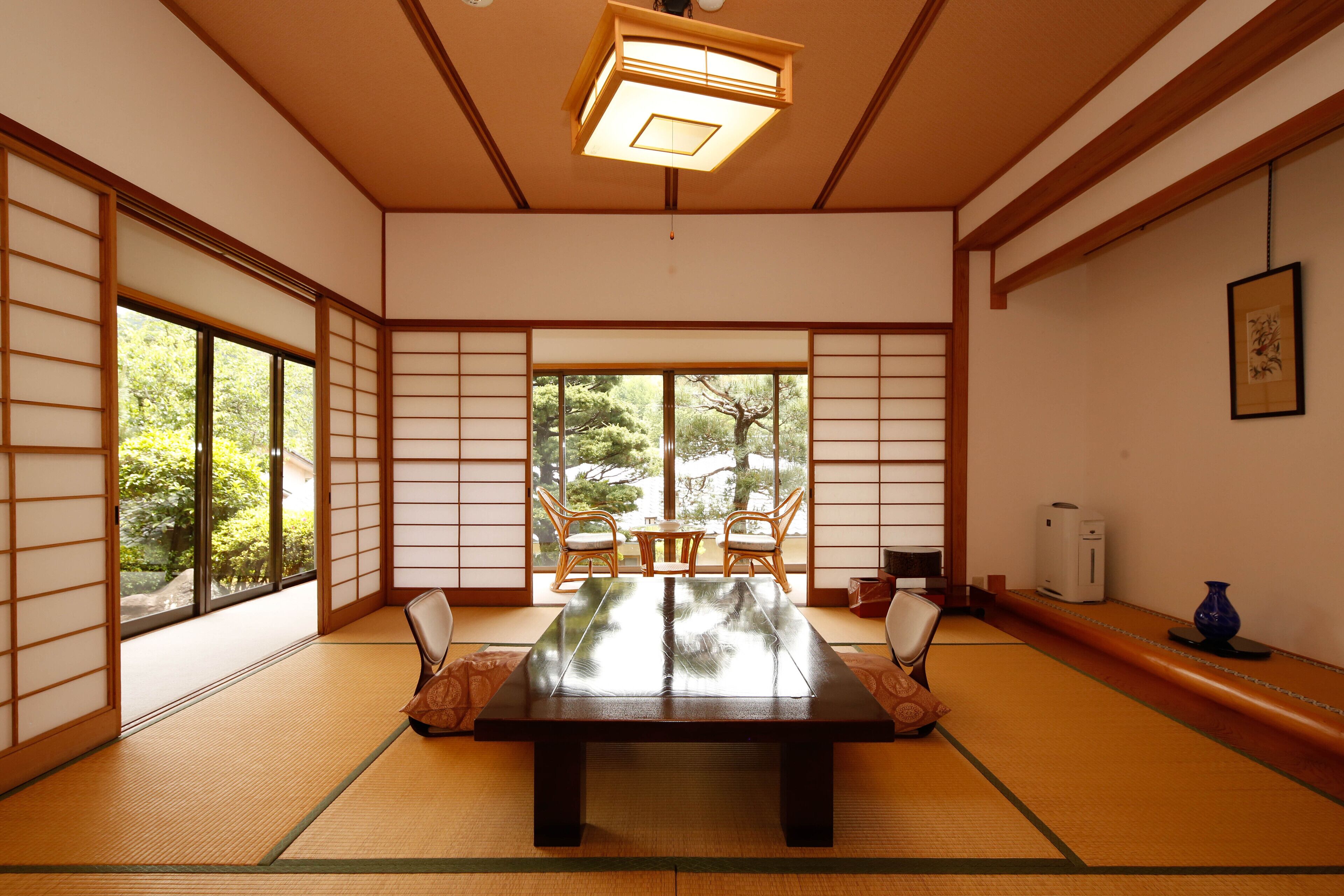 Japanese Western Style Room for 6 Guests with Private Bathroom & Yard (4F) | Free WiFi