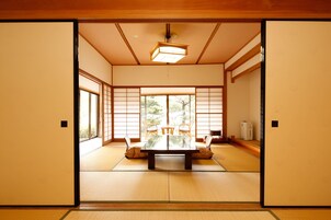 Quarto tradicional, banheiro privativo (Japanese Western Style for 6 Guests) | Wi-Fi de cortesia