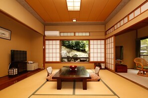 傳統四人房, 私人浴室 (Japan Style with Private Hot Spring) | 免費無線上網