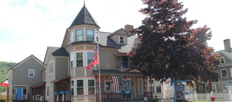 Strictly Moose Luxury Vacation Suites