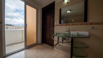 Free toiletries, towels