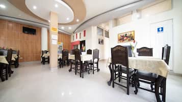 Daily local cuisine breakfast (GTQ 40 per person)