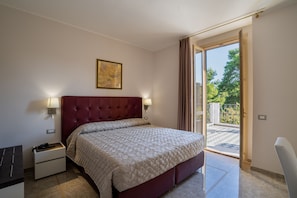 Superior Double or Twin Room, Terrace | Minibar, in-room safe, desk, free WiFi - Park Hotel Villa Maria (Vico del Gargano)