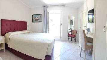 Standard Double or Twin Room | 1 bedroom, minibar, in-room safe, desk