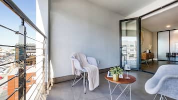 Exclusive Two-Bedroom Apartment with Balcony | Balcony