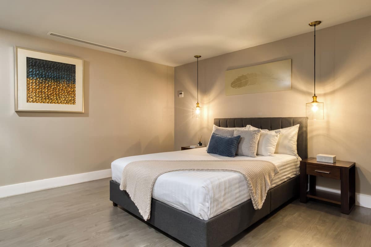 Stylish Apartment | Individuelt dekorert, individuelt innredet og skrivebord