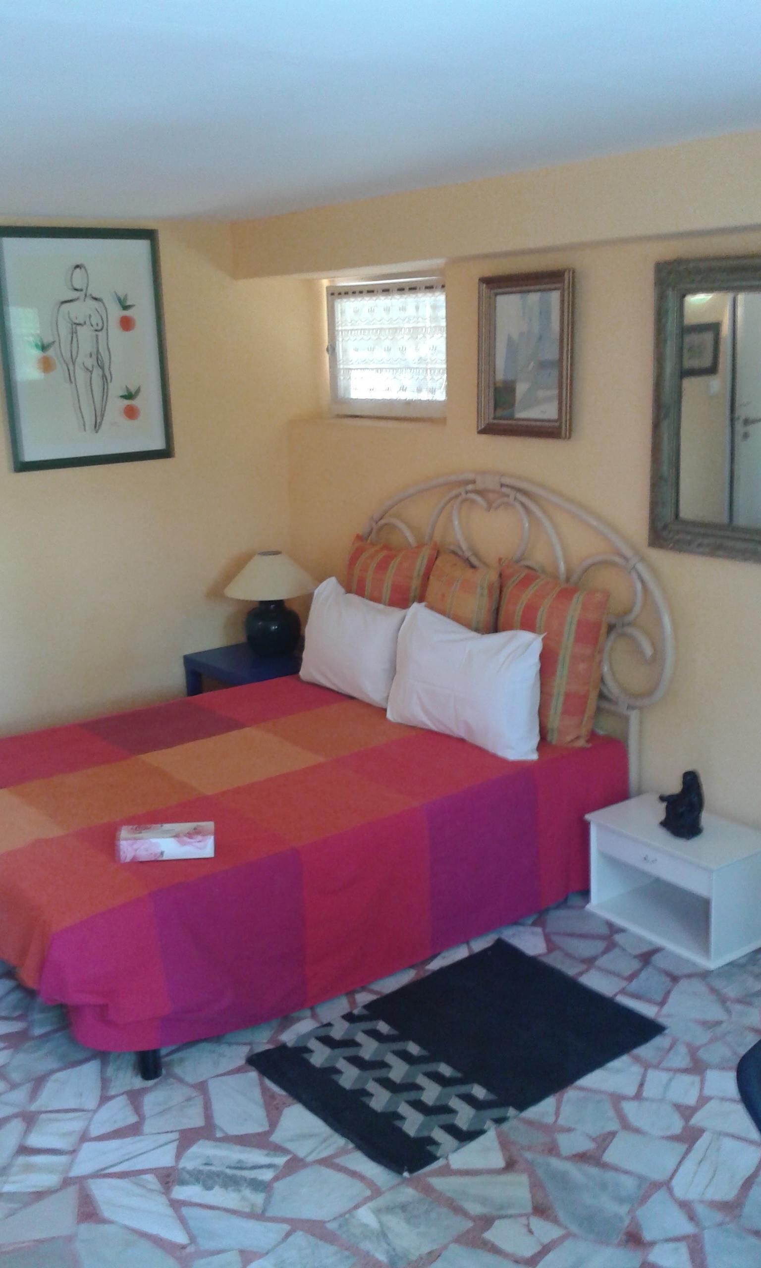 1 chambre, fer et planche à repasser, Wi-Fi, draps fournis