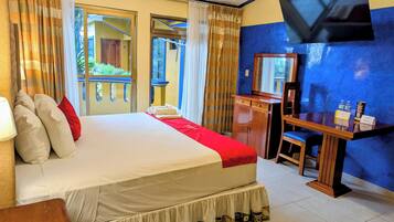 Down duvets, individually decorated, individually furnished, desk