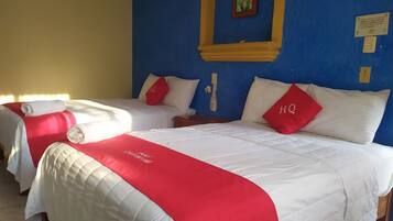 Habitació estàndard, 2 llits dobles | Cobrellits, decoració individual i mobiliari individual