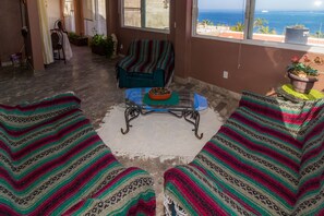 Condo, 1 Queen Bed, Ocean View | Living area