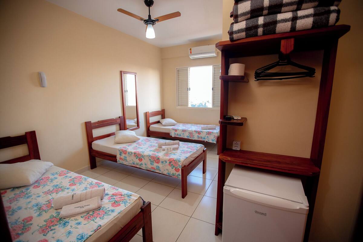 Basic Triple Room | Wi-fi percuma, cadar katil 