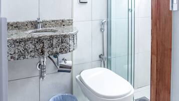 Douche, savon, papier toilette