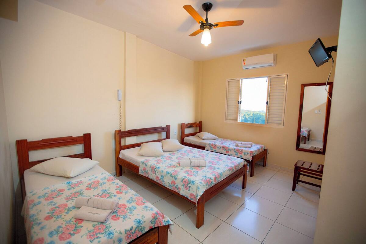 Standard Quadruple Room | Wi-fi percuma, cadar katil 